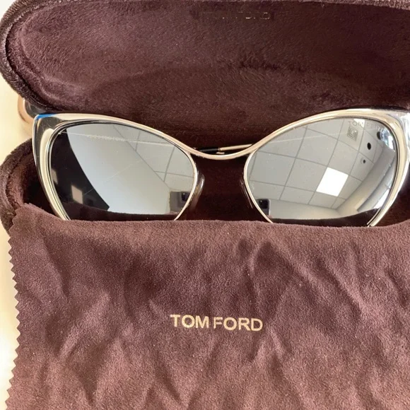 Tom ford sunglasses no scratches authentic tom ford sunglasses women excellent condition no  main image 3
